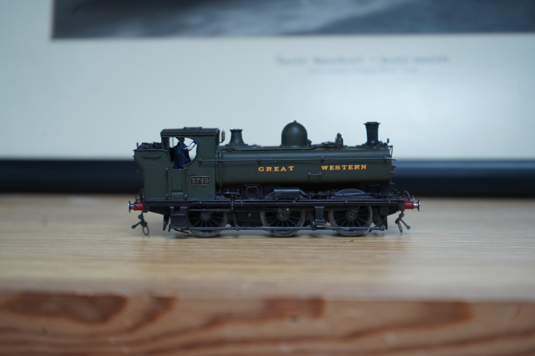 Four scratch/kit built EM gauge brass and white metal Southern Railway Class Q1 0-6-0 locomotives, all in various states of construction